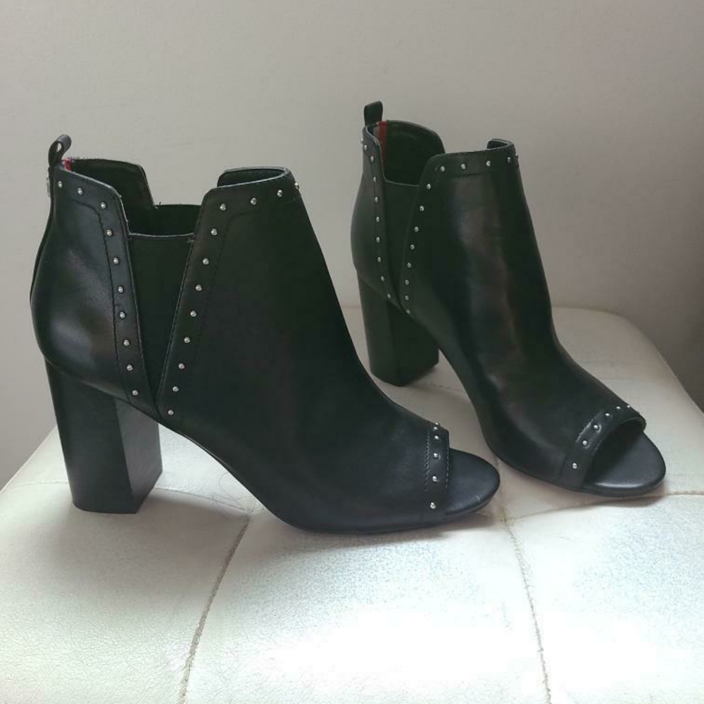 Tommy Hilfiger Leather Booties